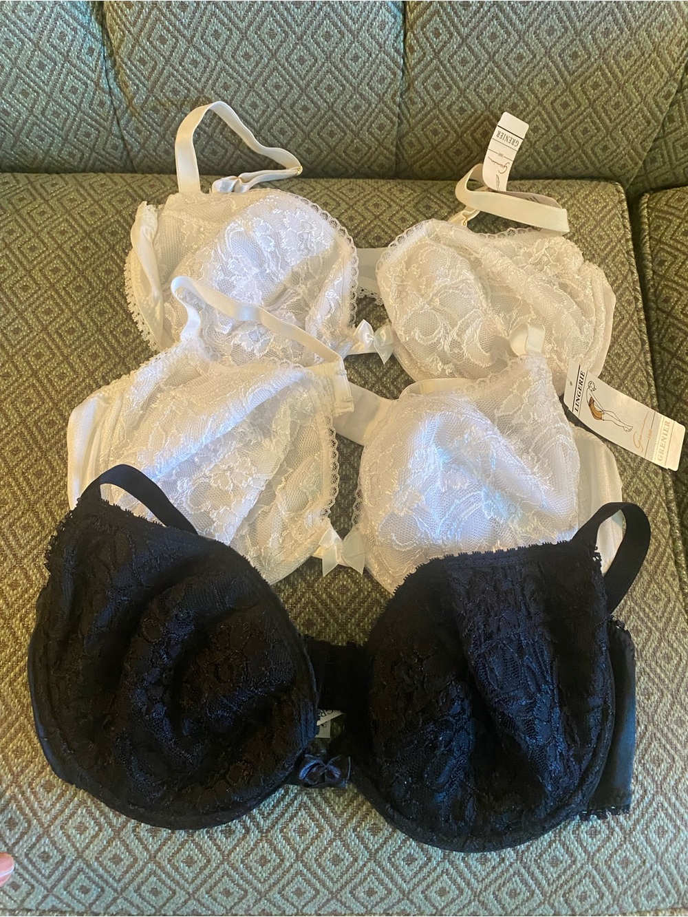 Grenier Elegant White & Black Lace underwire Bras 44B NWT